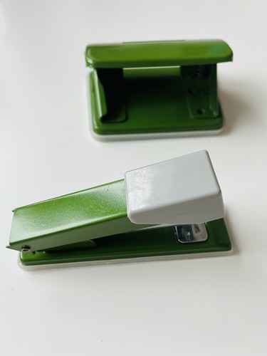 Locher und heftgerät - locher, heftgerät,